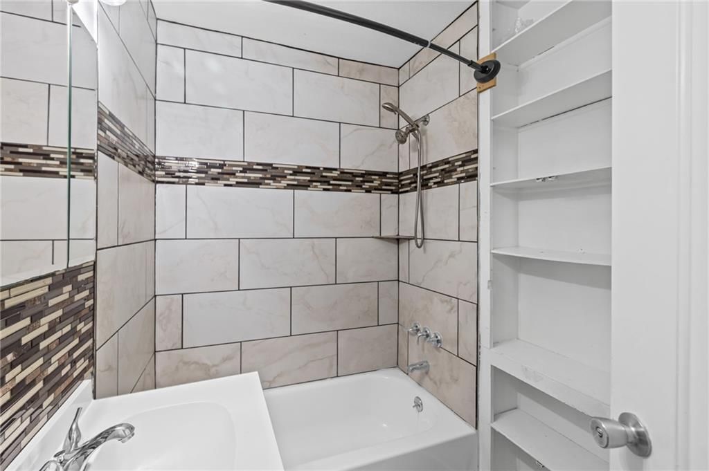 7030 MANCHESTER Avenue — photo 12