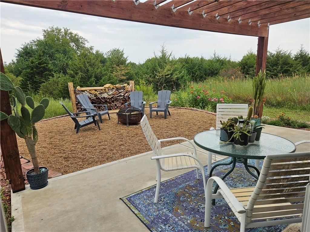 2 Illinois Drive — photo 3