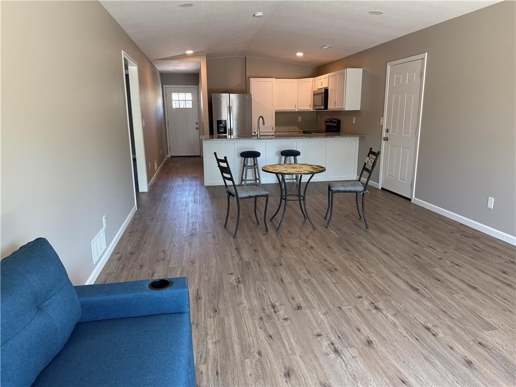 2 Illinois Drive — photo 8