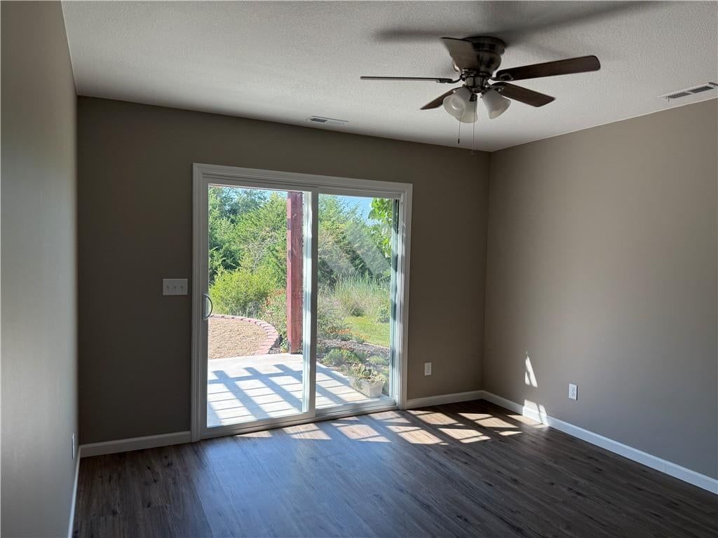 2 Illinois Drive — photo 9