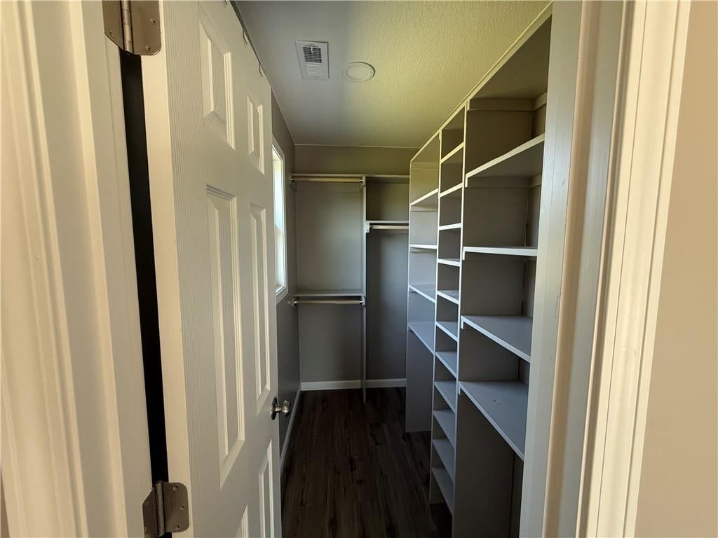 2 Illinois Drive — photo 10