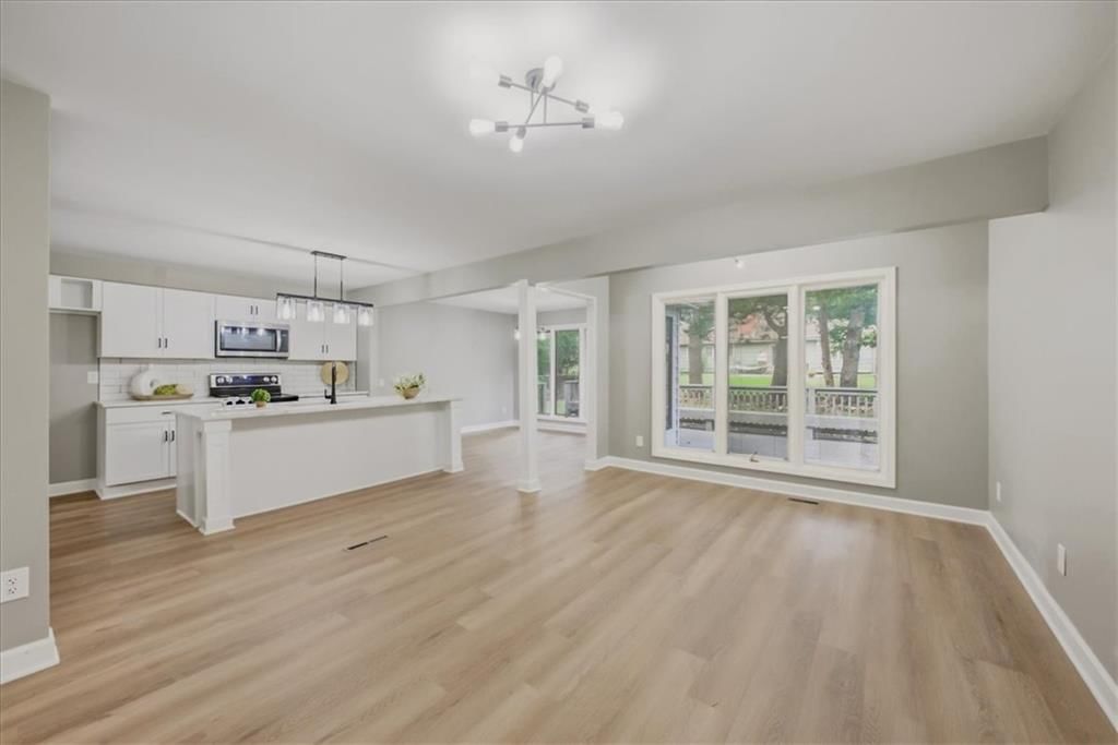 9624 Woodson Drive — photo 8