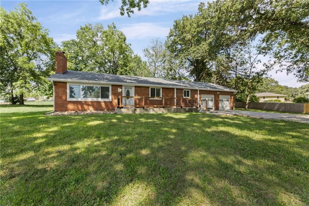 301 N 169 Highway, Smithville, MO: listing photo 3