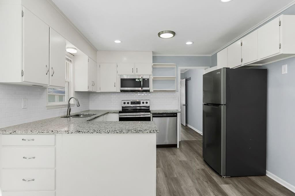 6211 E 99th Street — photo 11