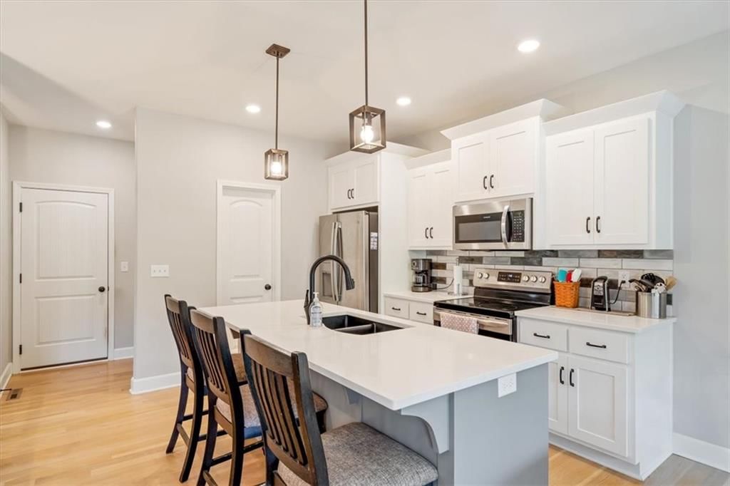 1719 Johnston Street — photo 7