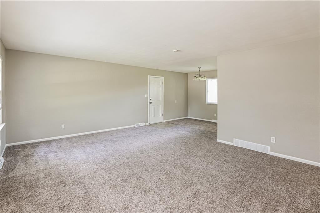1502 Broadway Street — photo 3