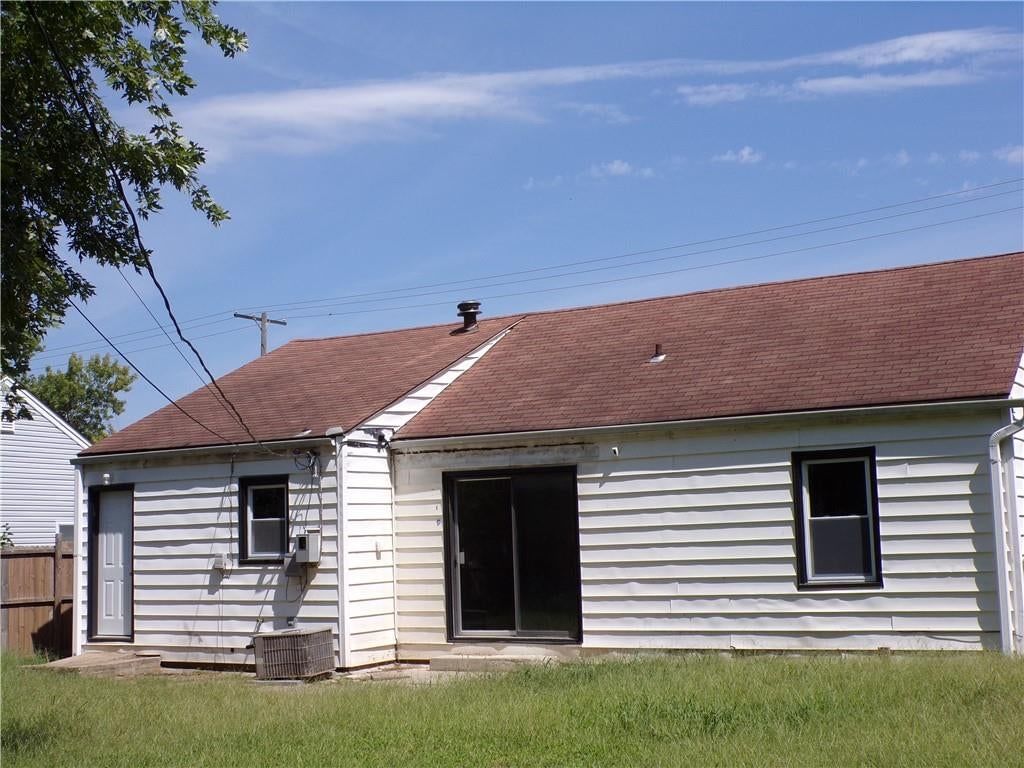 Photo 5 of 60 - 7924 Prospect Avenue, Kansas City, MO 64132