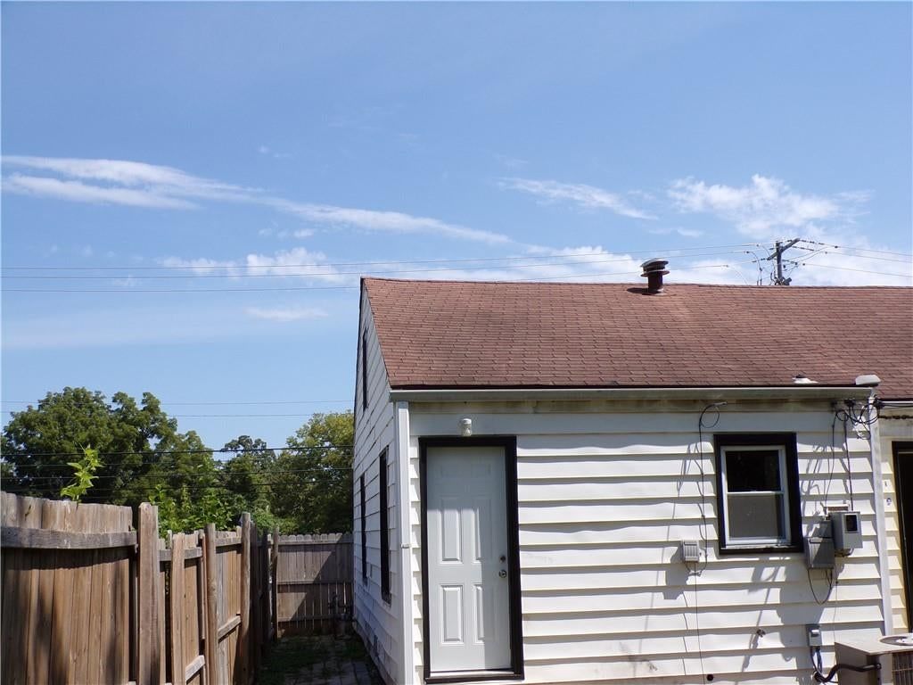 Photo 7 of 60 - 7924 Prospect Avenue, Kansas City, MO 64132