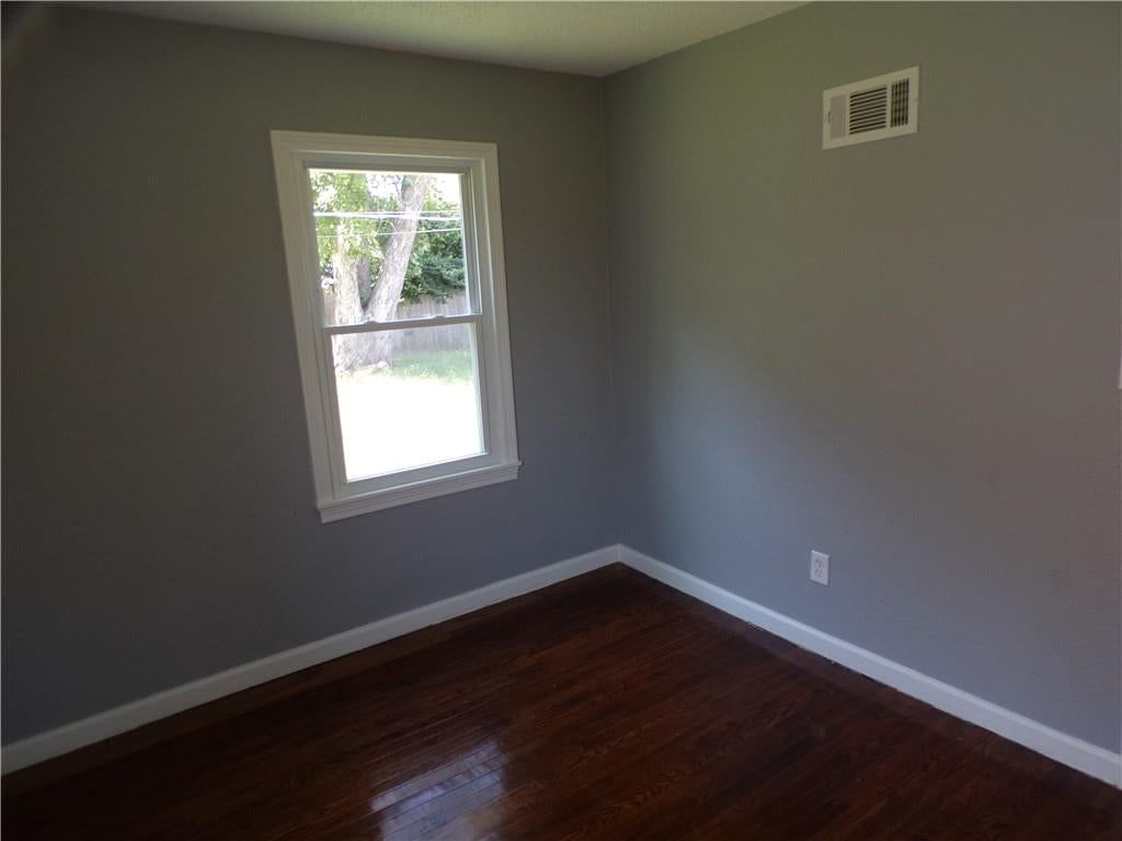 Photo 19 of 60 - 7924 Prospect Avenue, Kansas City, MO 64132