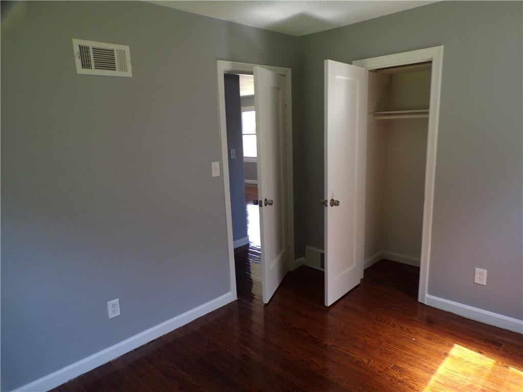 Photo 32 of 60 - 7924 Prospect Avenue, Kansas City, MO 64132
