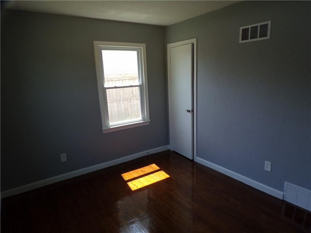 Photo 34 of 60 - 7924 Prospect Avenue, Kansas City, MO 64132
