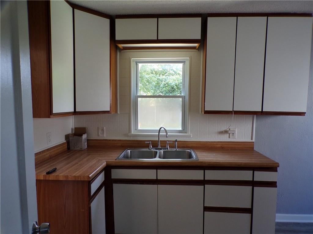 Photo 42 of 60 - 7924 Prospect Avenue, Kansas City, MO 64132