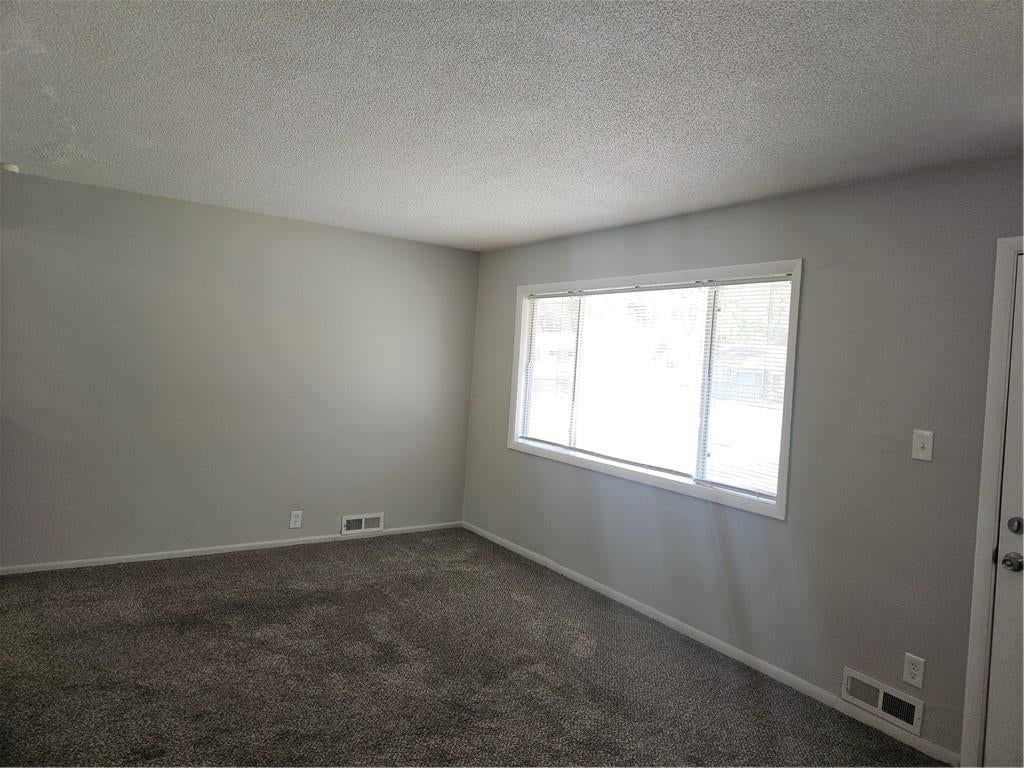 11402 Crystal Avenue — photo 5