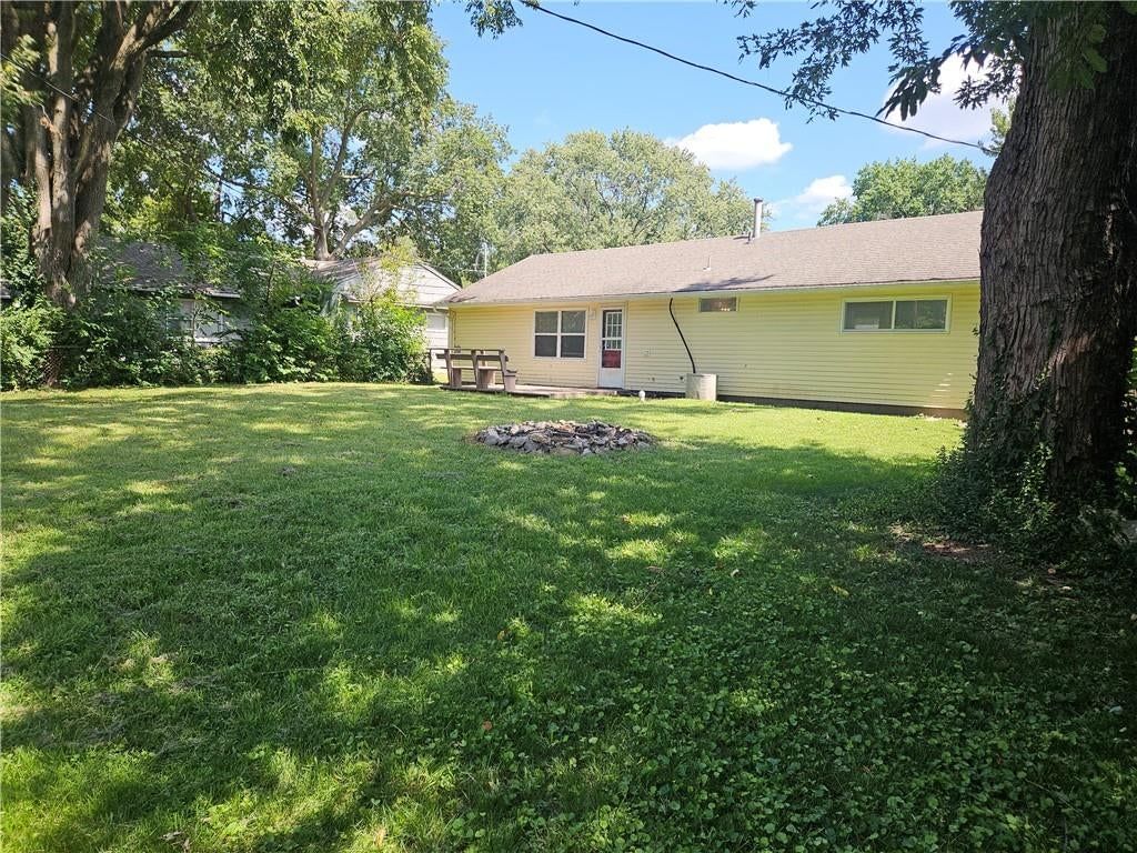 11402 Crystal Avenue — photo 28
