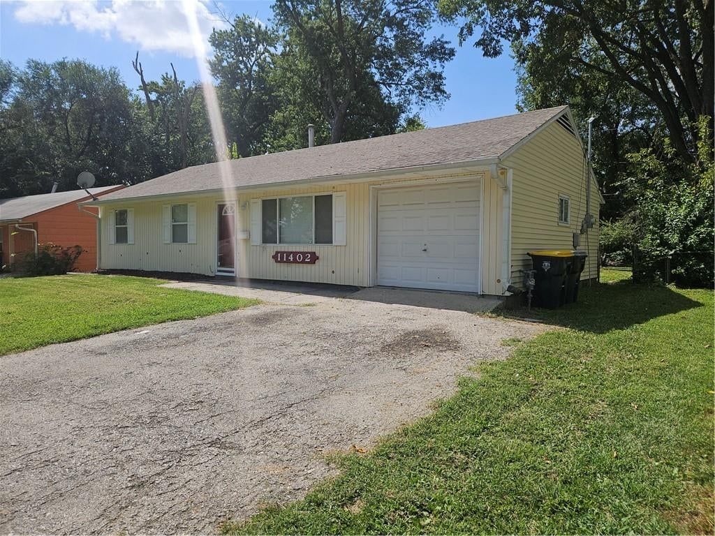 11402 Crystal Avenue — photo 31