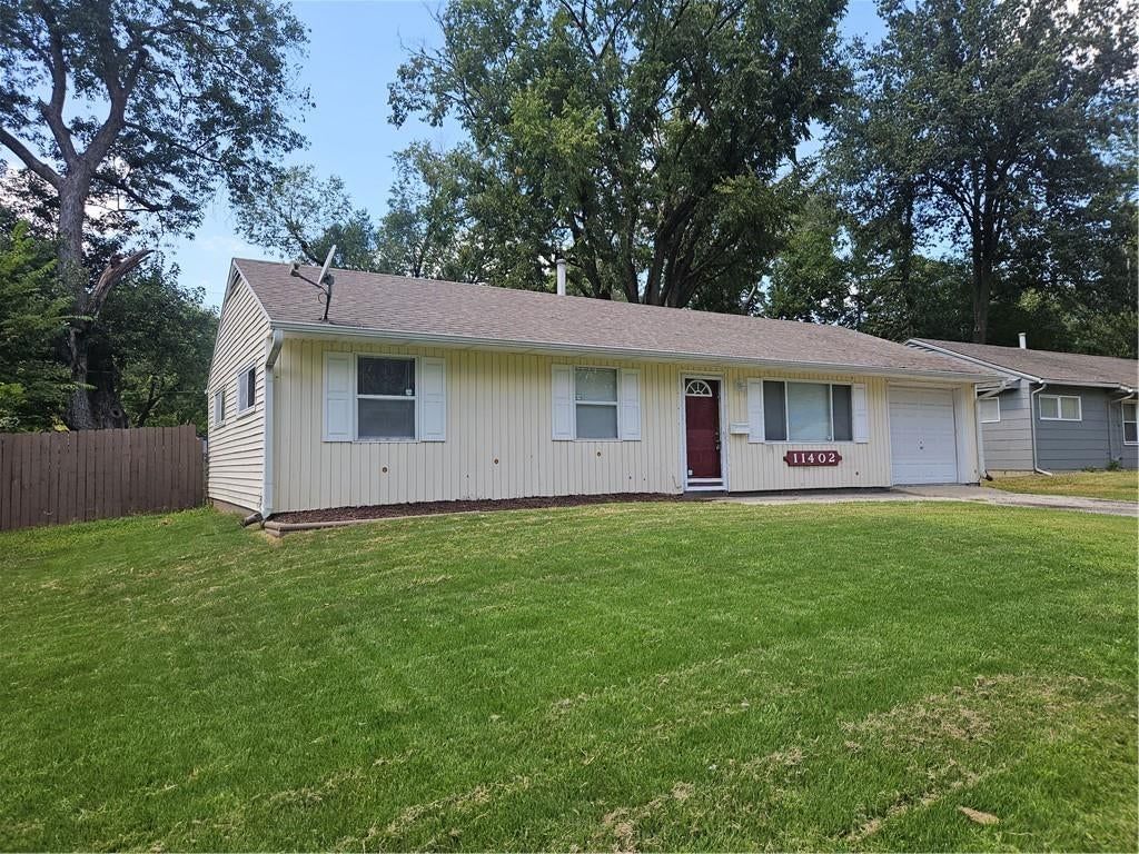 11402 Crystal Avenue — photo 32