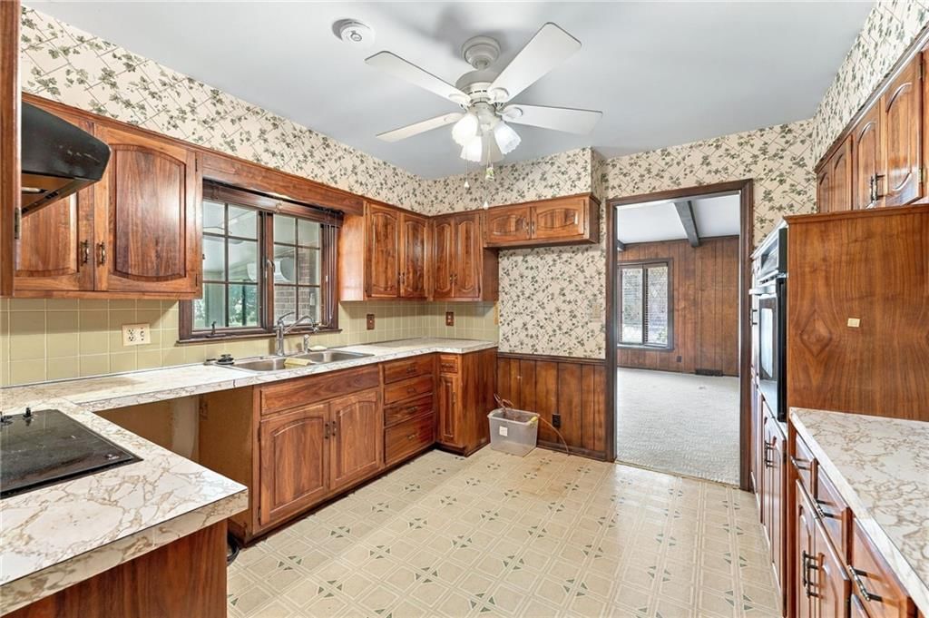 306 NW Lincolnwood Drive — photo 10