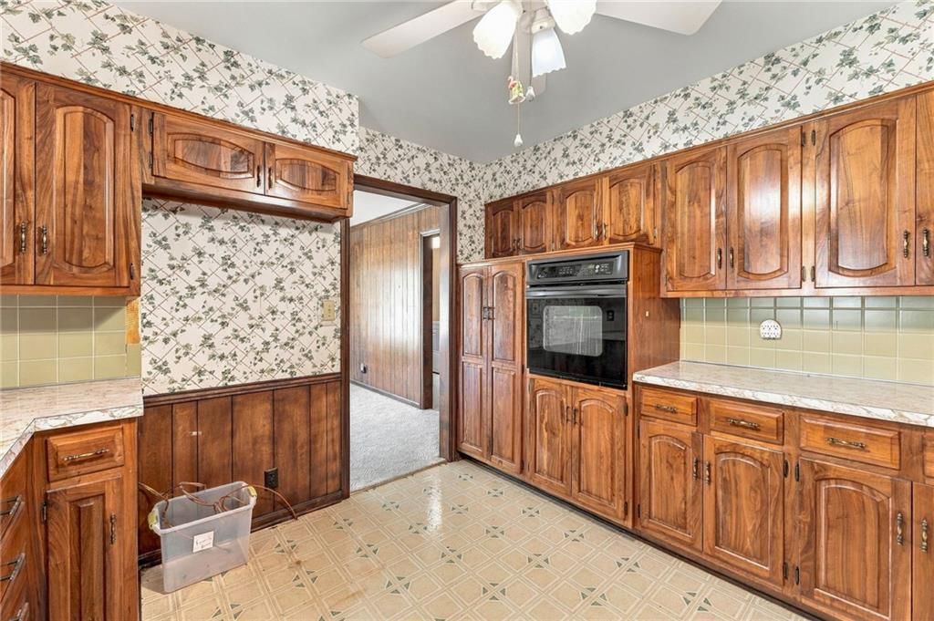 306 NW Lincolnwood Drive — photo 13