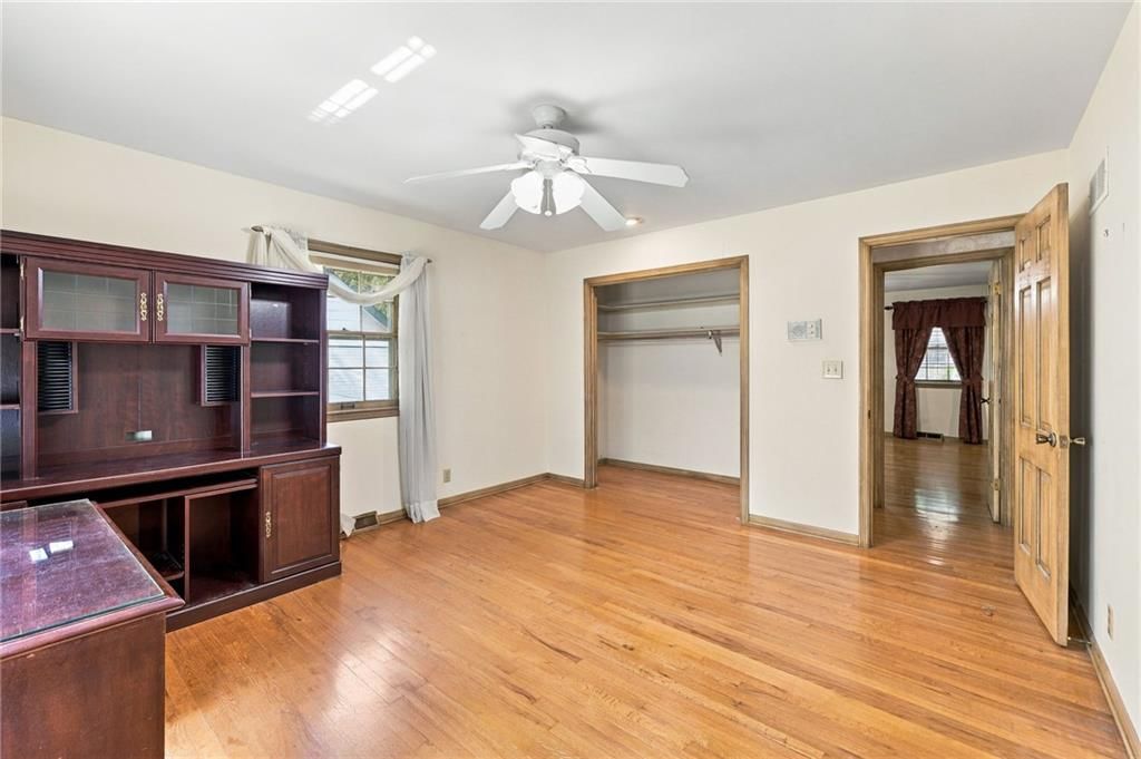 306 NW Lincolnwood Drive — photo 24