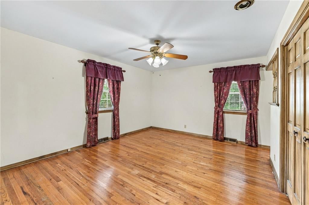 306 NW Lincolnwood Drive — photo 25
