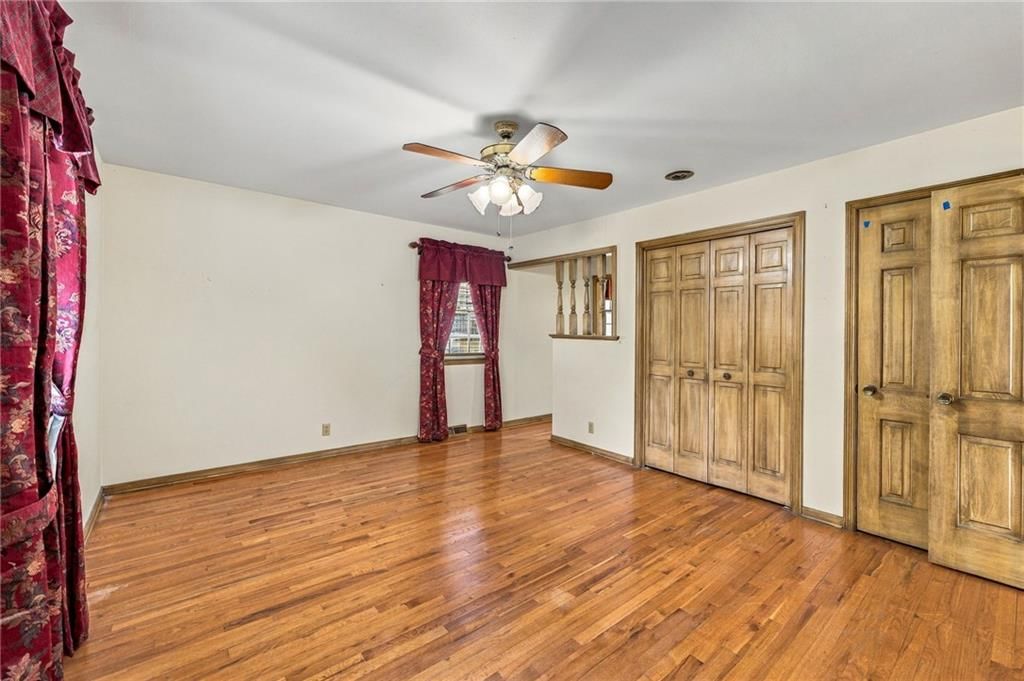 306 NW Lincolnwood Drive — photo 26