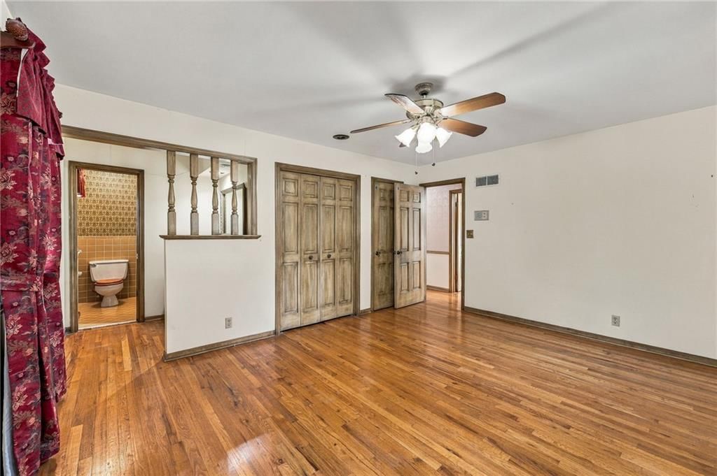 306 NW Lincolnwood Drive — photo 27