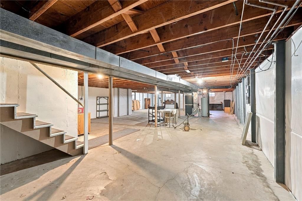 306 NW Lincolnwood Drive — photo 31