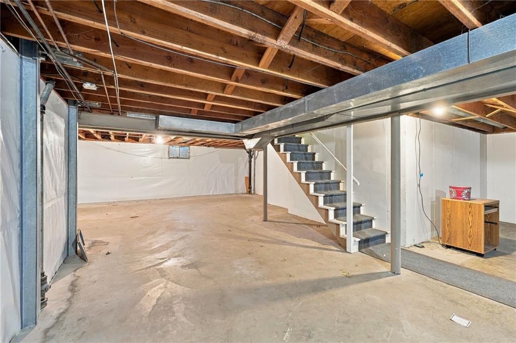 306 NW Lincolnwood Drive — photo 32
