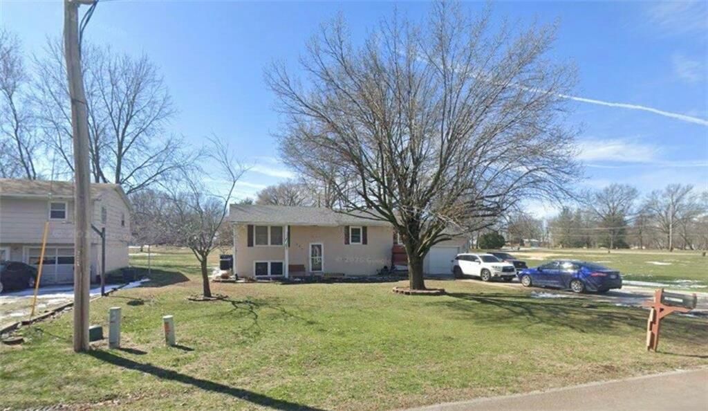 446 Thompson Street, Brookfield, MO