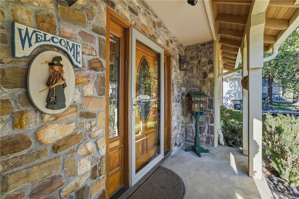 212 Hillcrest Road, Belton, MO: listing photo 2