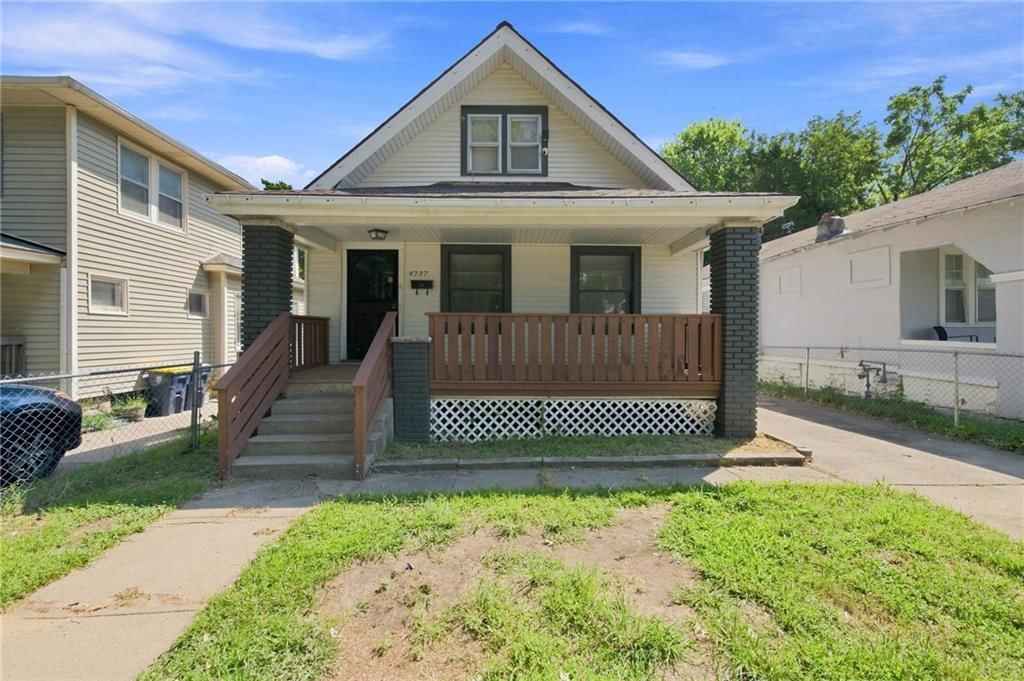 4237 Agnes Avenue — photo 1