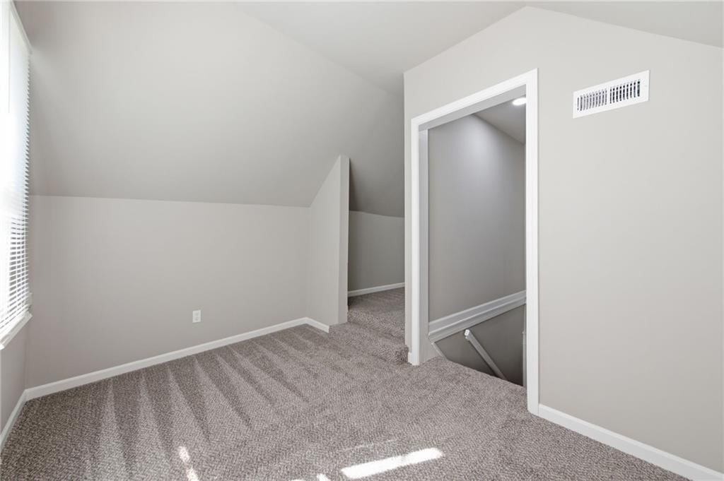 4237 Agnes Avenue — photo 22