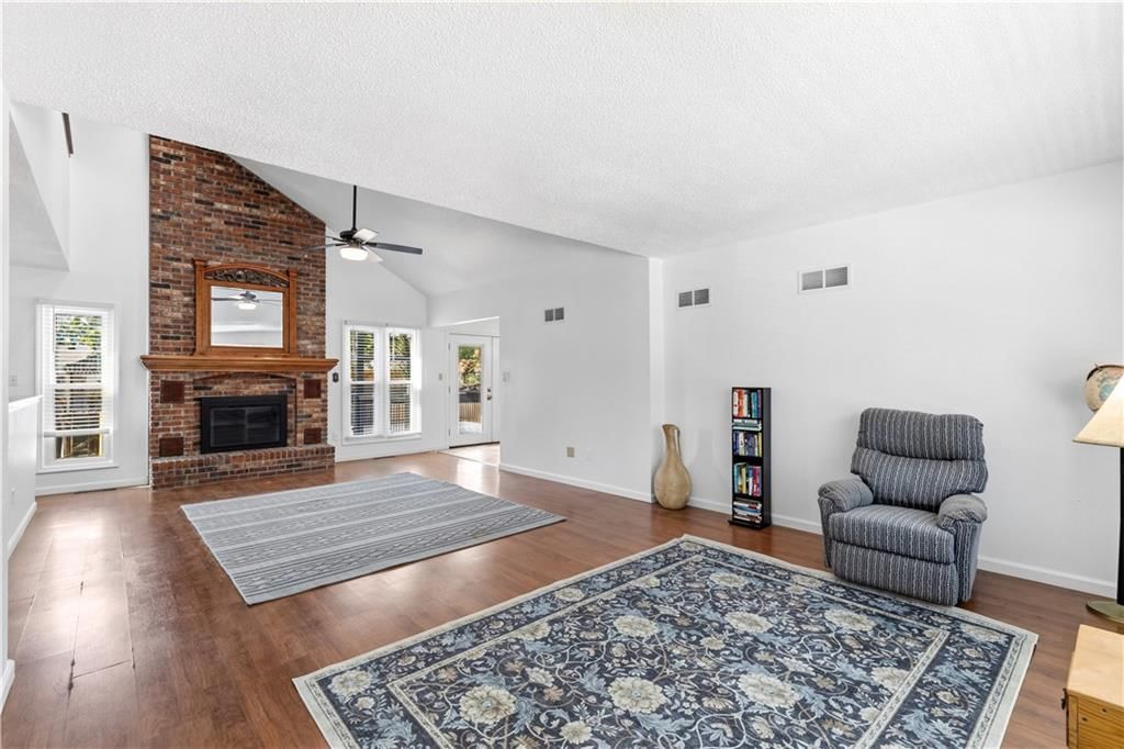 Photo 7 of 46 - 16901 E 49th Terrace S, Independence, MO 64055