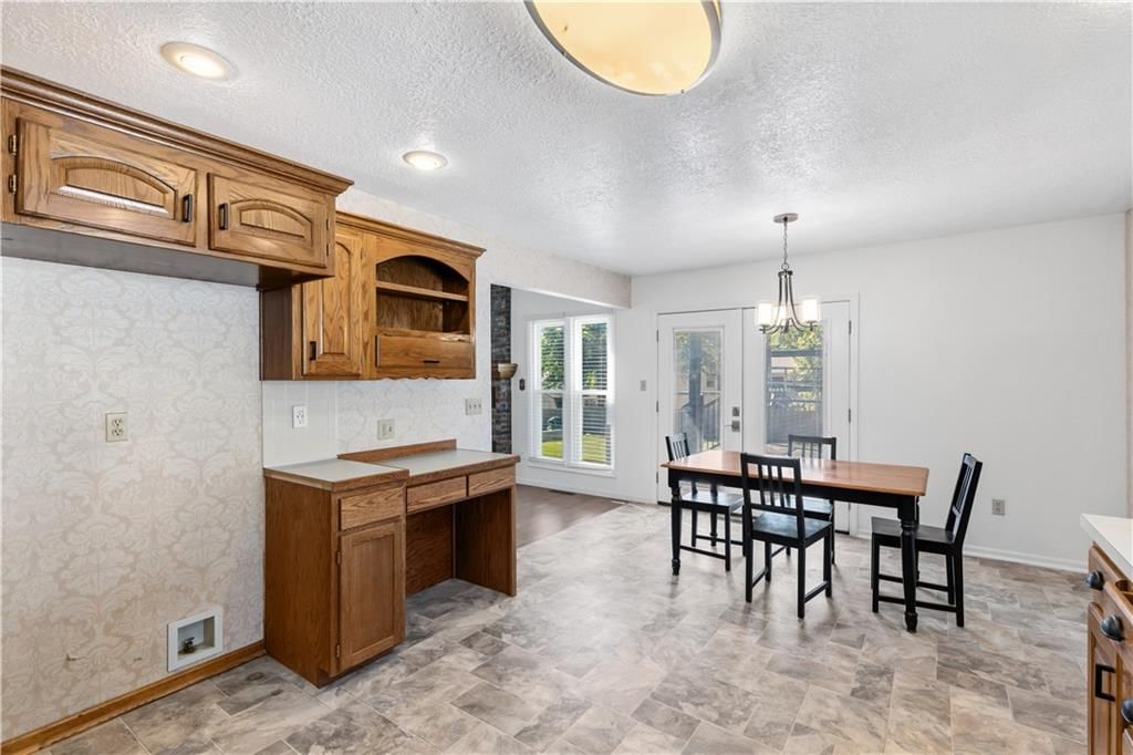 Photo 14 of 46 - 16901 E 49th Terrace S, Independence, MO 64055