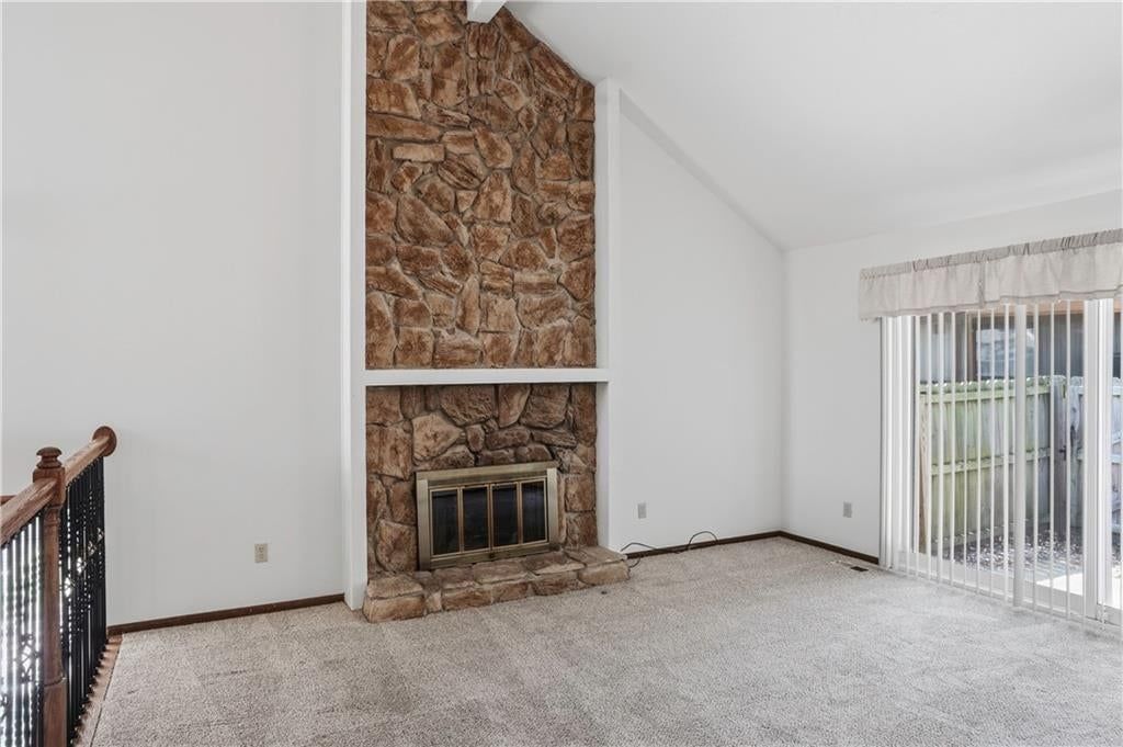 Photo 4 of 15 - 5970 N Bellefontaine Avenue, Gladstone, MO 64119