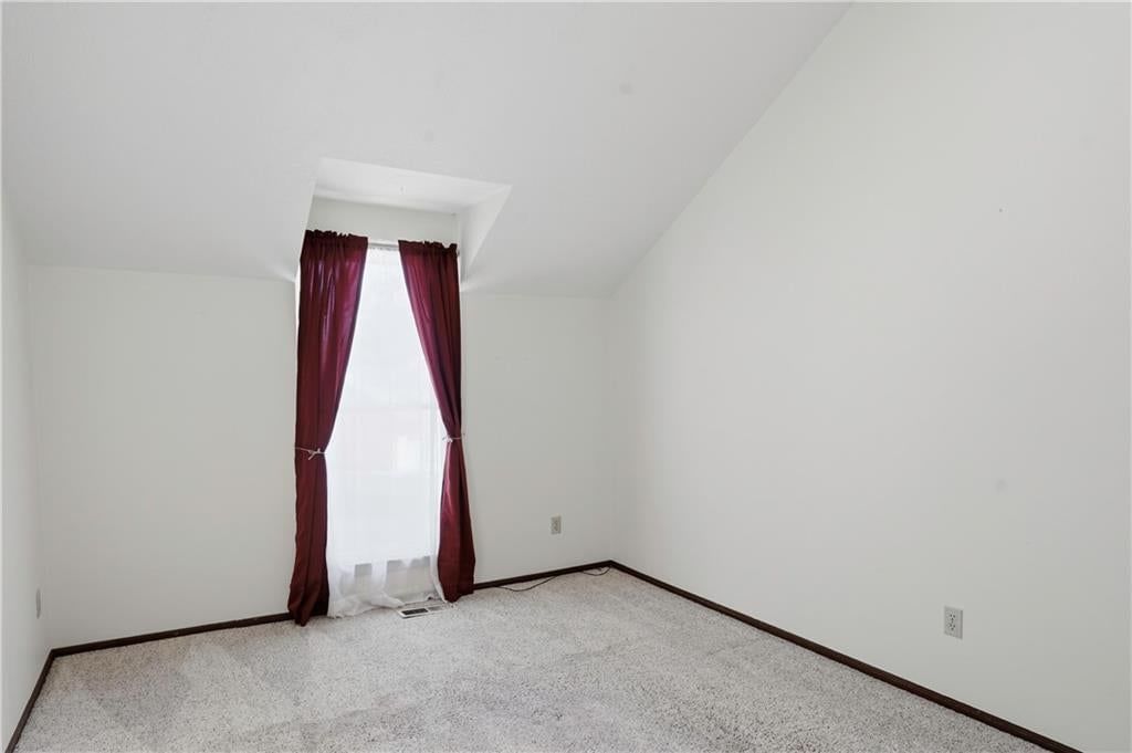 Photo 14 of 15 - 5970 N Bellefontaine Avenue, Gladstone, MO 64119
