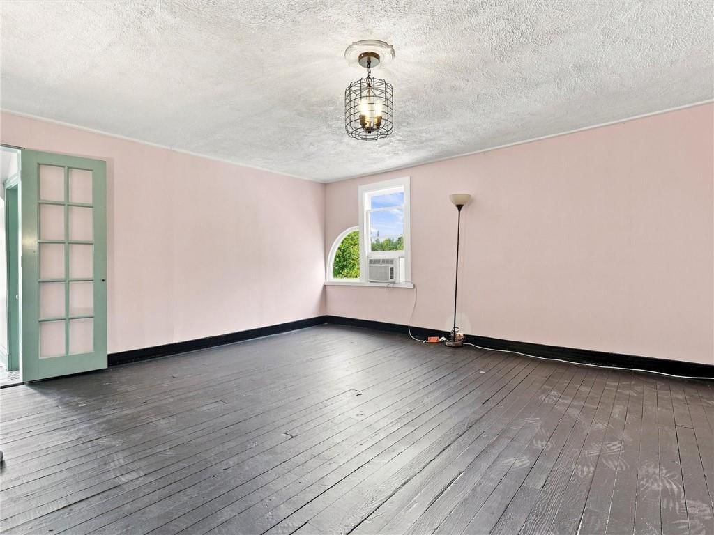 1521 Franklin Avenue — photo 31