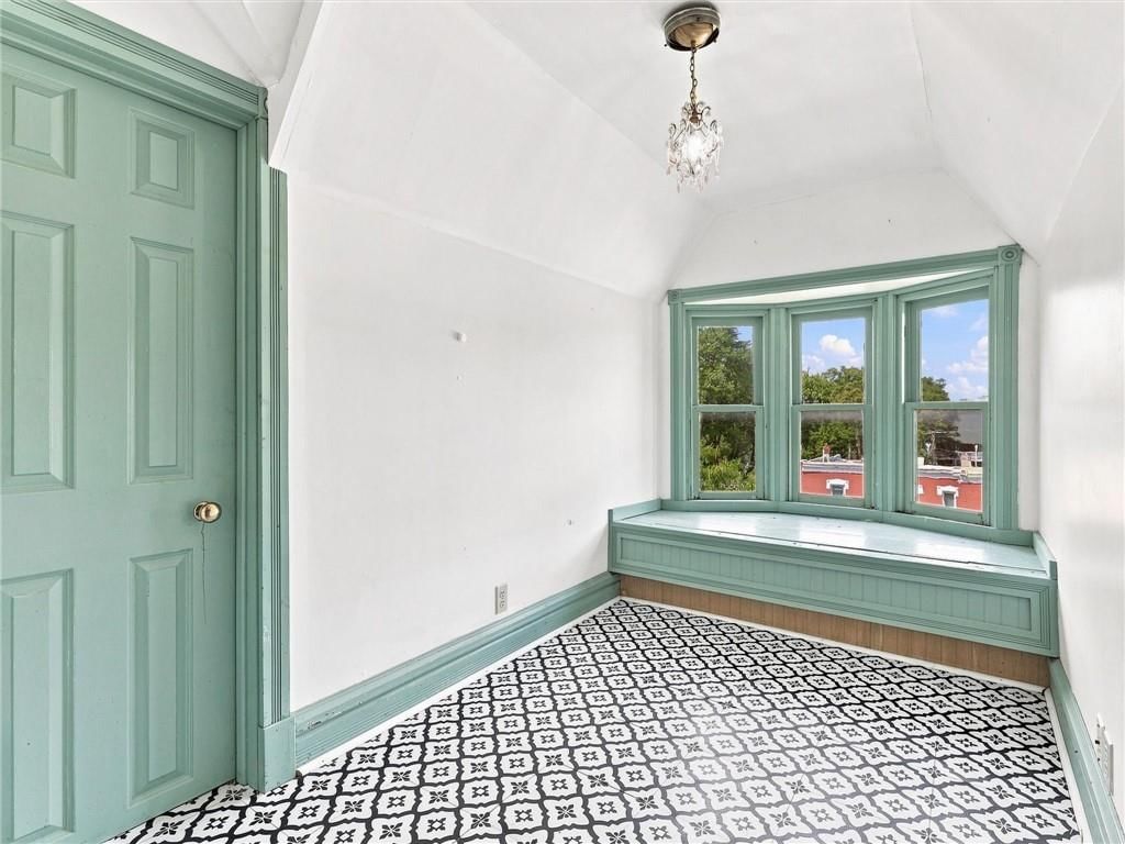 1521 Franklin Avenue — photo 33
