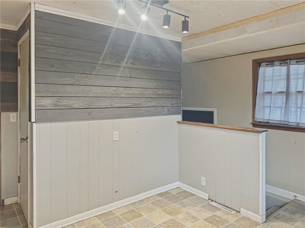 1138 Elm Street — photo 8