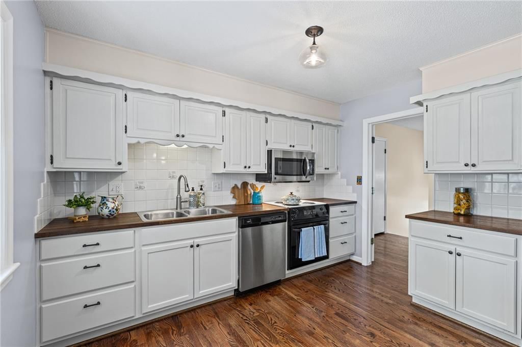 803 NE Balboa Street — photo 13