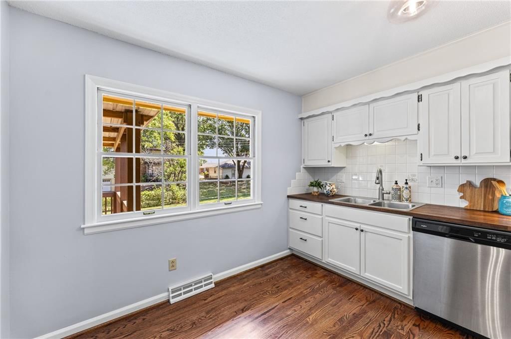 803 NE Balboa Street — photo 14