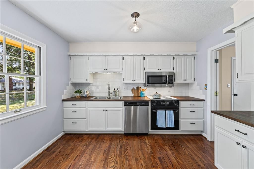 803 NE Balboa Street — photo 17
