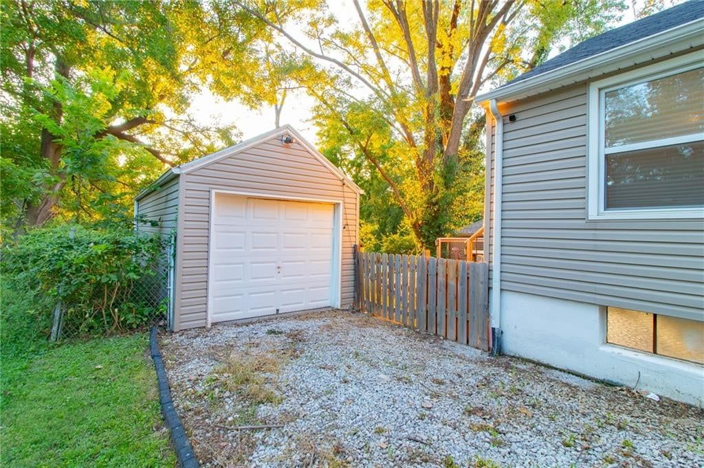 3818 N Kensington Avenue — photo 24