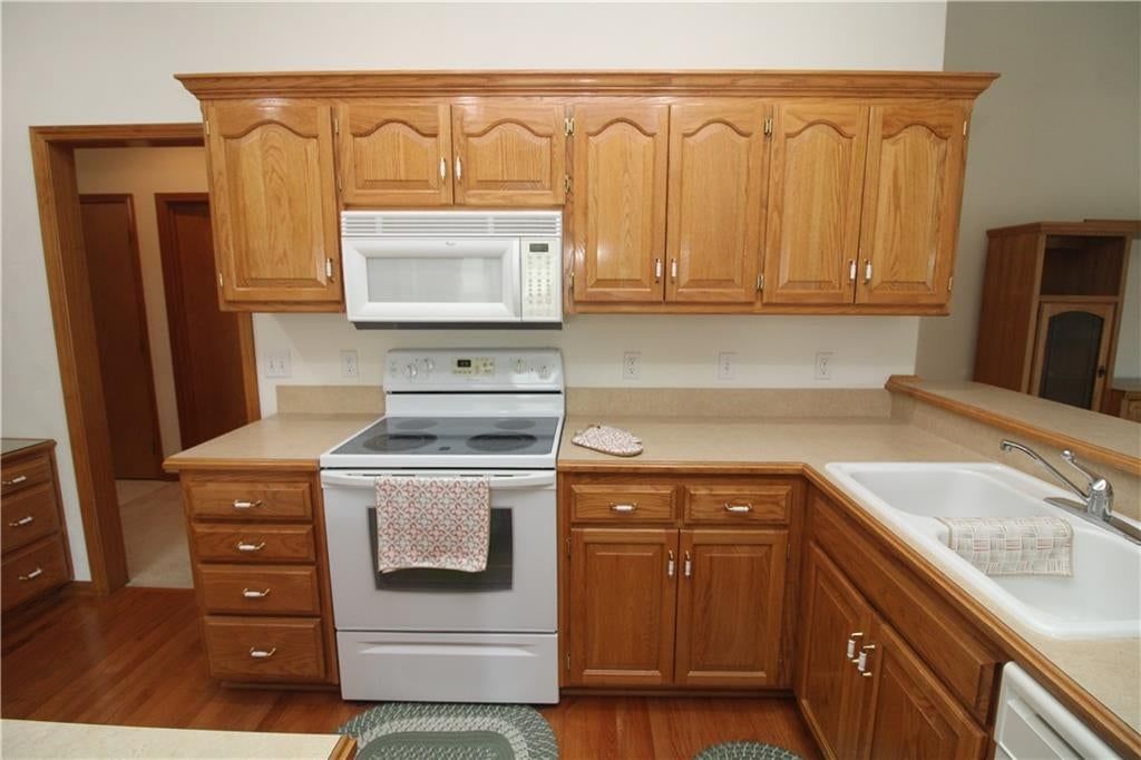 2901 Eastbrook Court — photo 10
