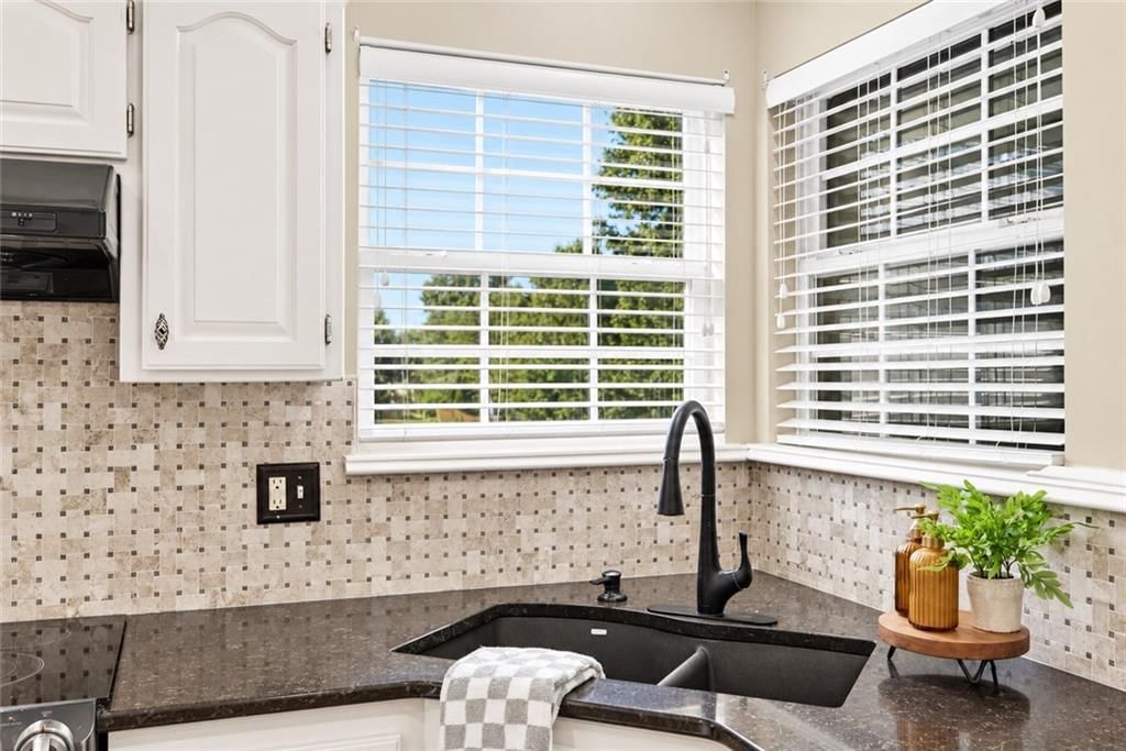 21710 W 62nd Street — photo 11