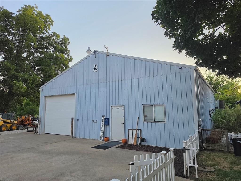 435 S Westgate Road — photo 2