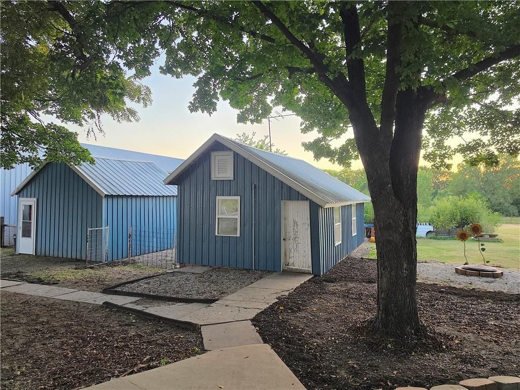 435 S Westgate Road — photo 4