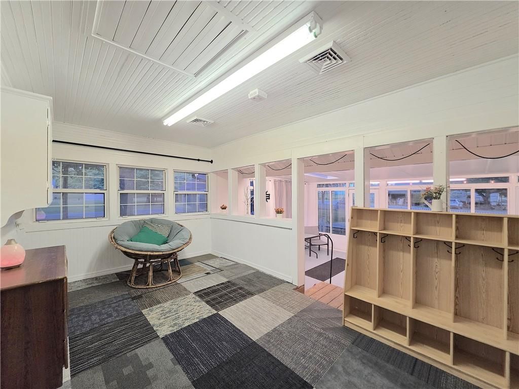 435 S Westgate Road — photo 23