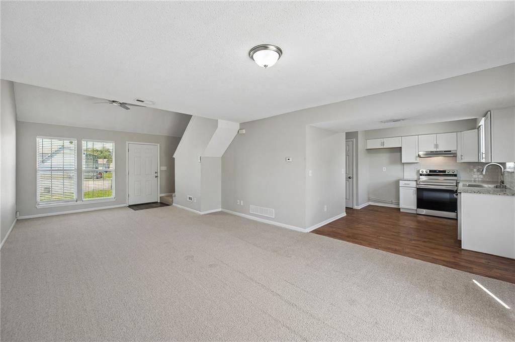 Photo 26 of 33 - 836-38 Walker Court, Liberty, MO 64068