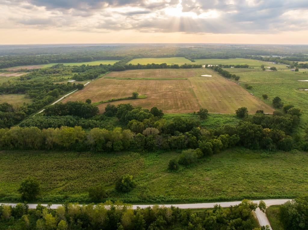 E 355th Street, Creighton, MO: listing photo 2